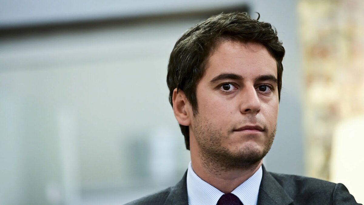 Премьер-министр Франции Габриэль Атталь