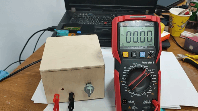 Выходное напряжение без нагрузки.