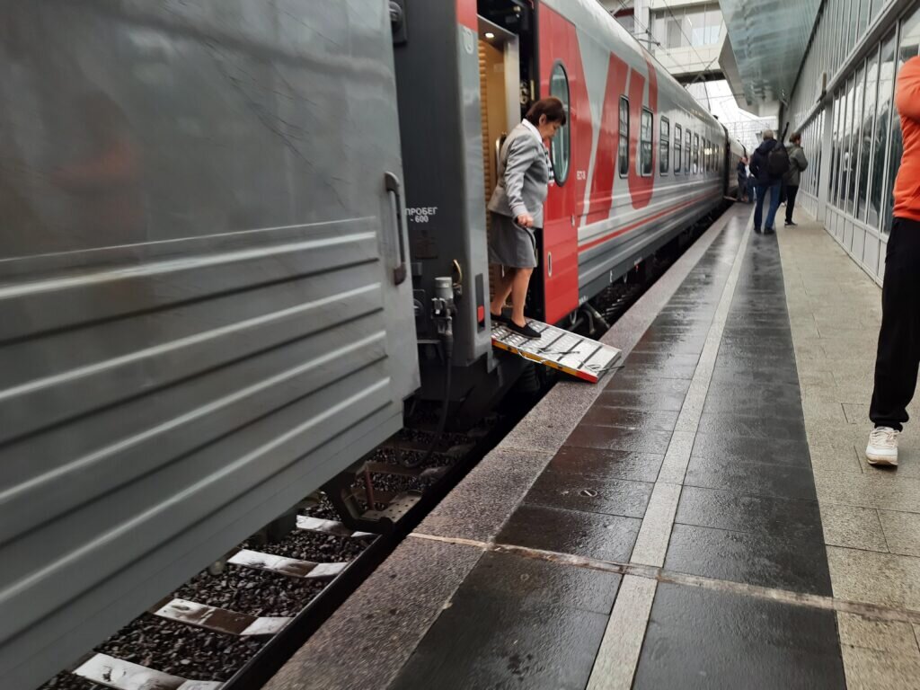 РЖД временно вернут транзитные поезда на Курский вокзал в Москве | 1520.  Все о ж/д | Дзен