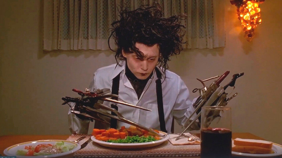 Джонни Депп / кадр из фильма «Эдвард Руки-ножницы»