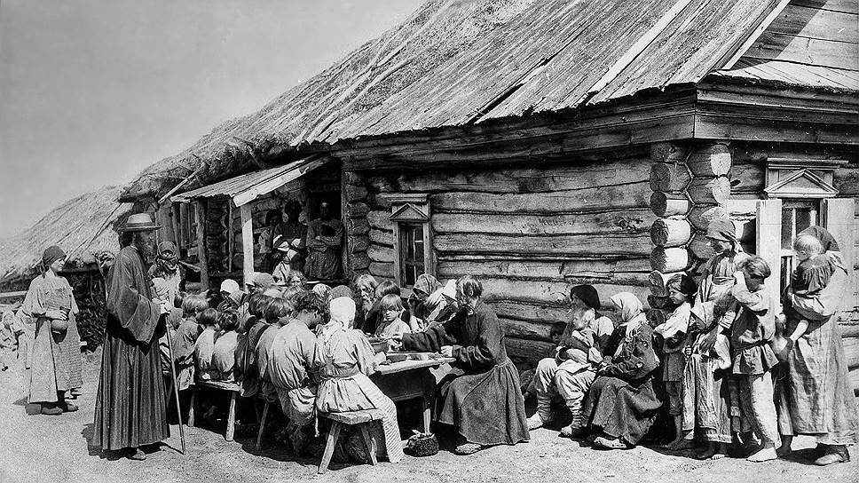 Крестьянский поддерживать. Сельский сход 20 век. Сельский сход 19 век. Российская Империя 19 век крестьяне.