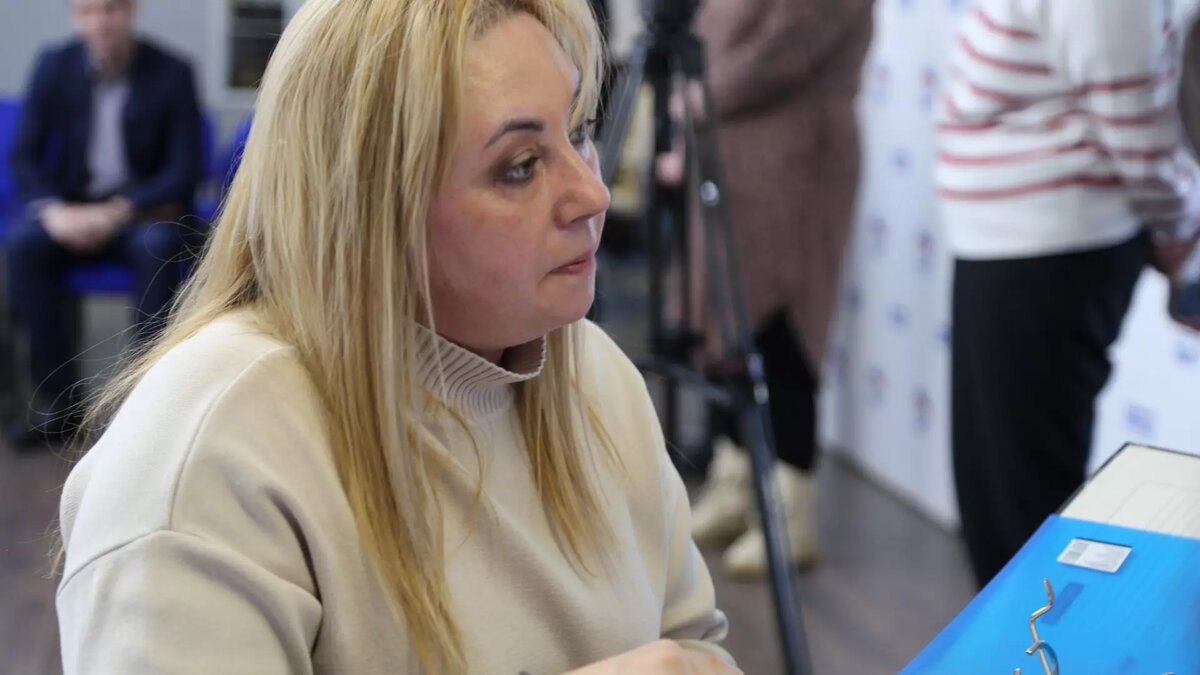     Сестра Героя России, погибшего участника спецоперации Дамира Исламова Динара Алтынова может стать депутатом Государственного Совета Татарстана.