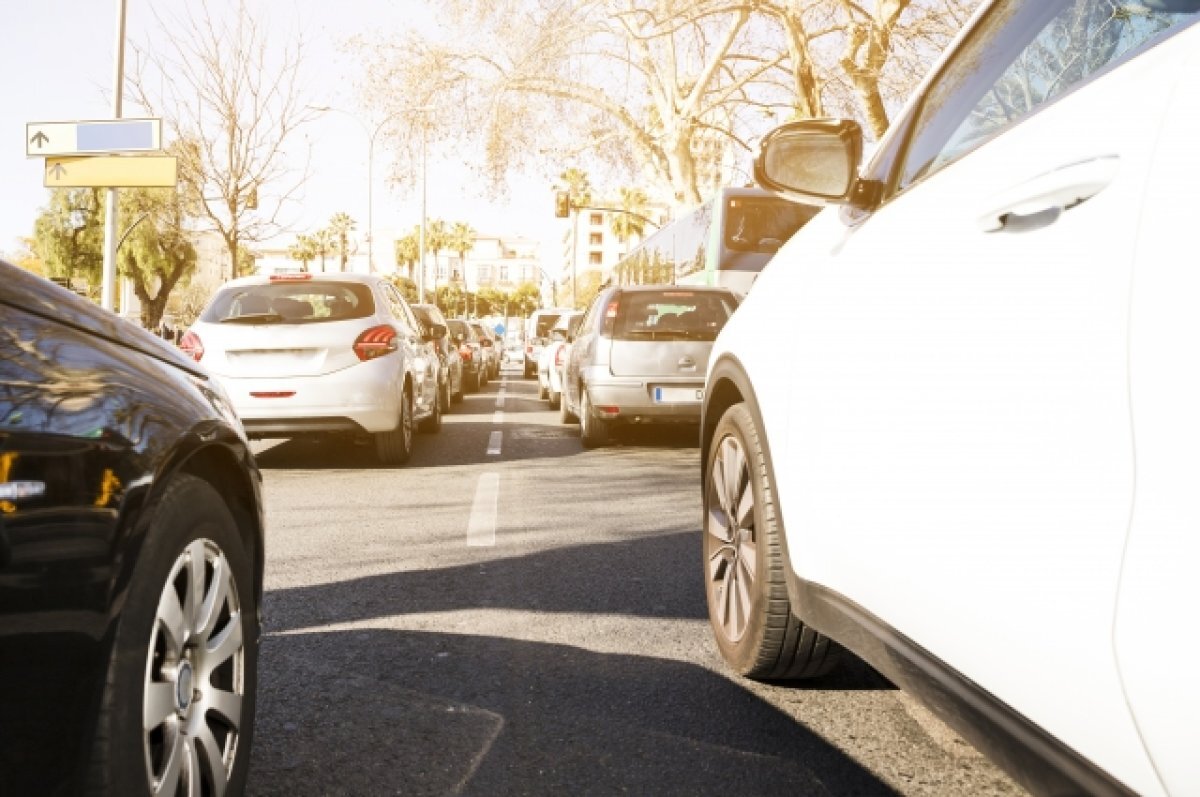    Огромные пробки сковали центр Нижнего Новгорода вечером 28 марта