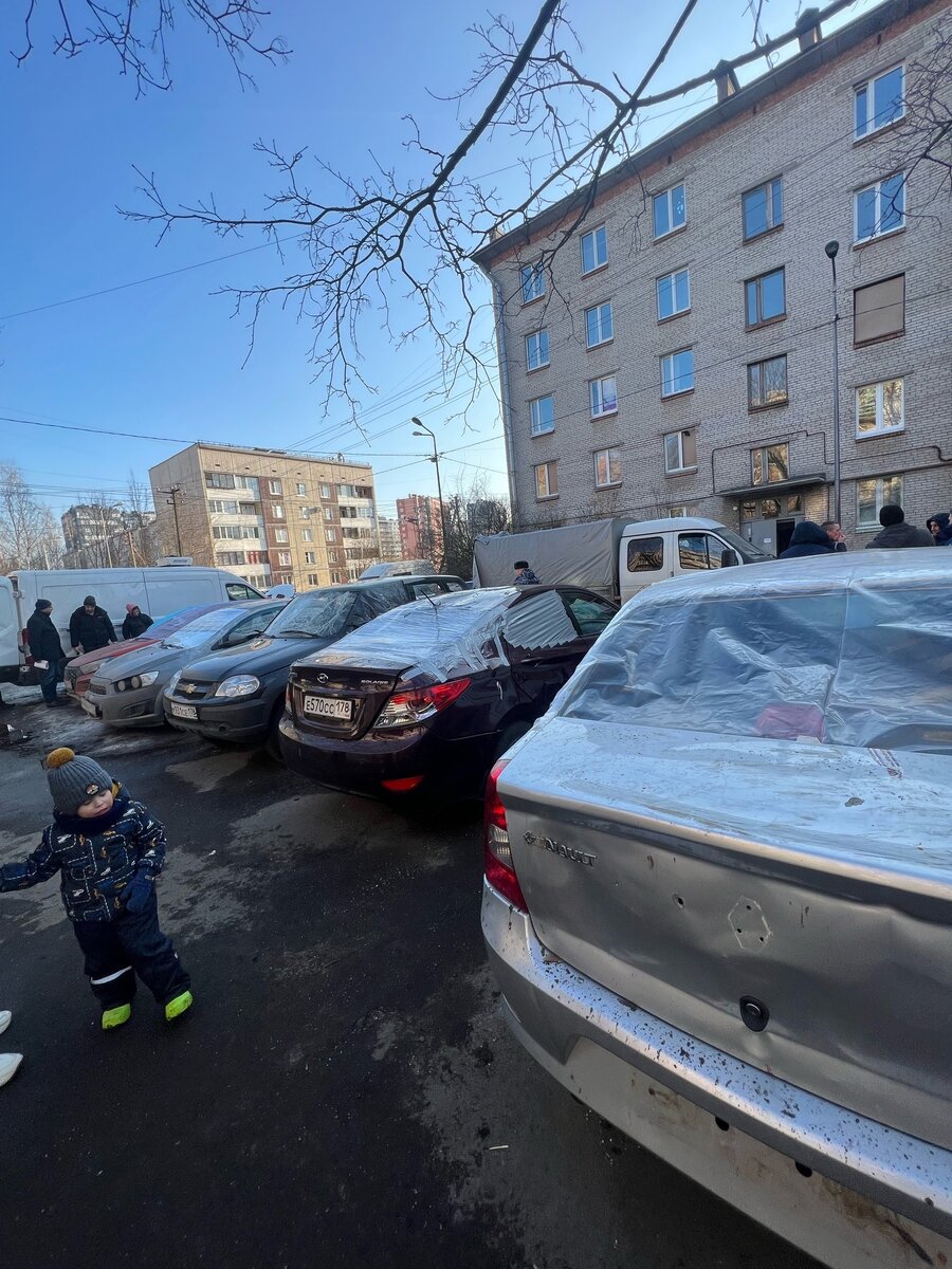 Владельцам поврежденных от удара беспилотника машин на Пискаревском  выплатят от 13 тыс. до 1,1 млн рублей | Мегаполис онлайн | Дзен