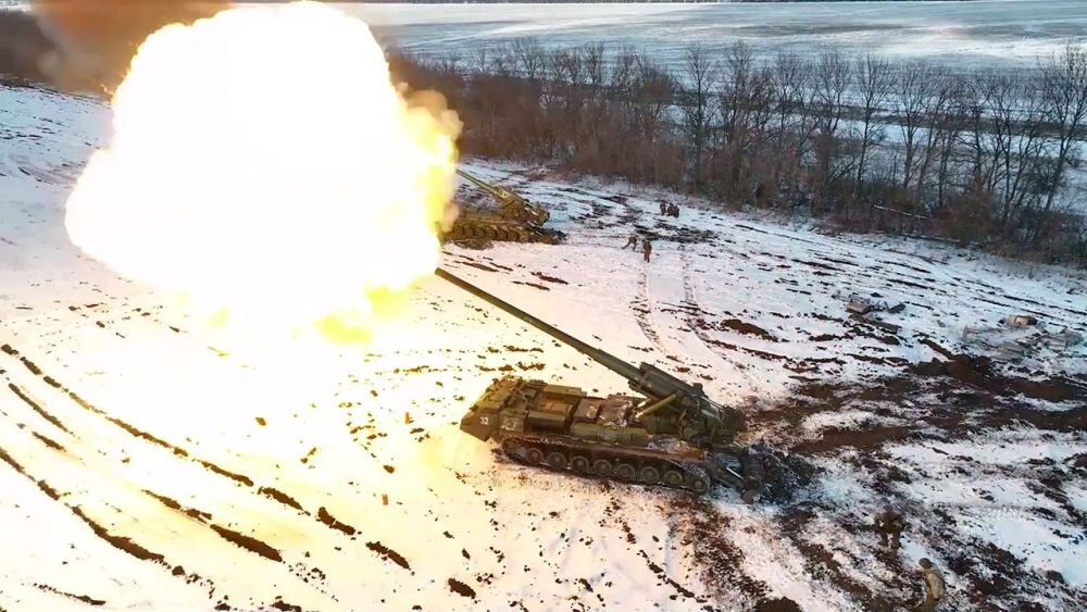 Боевая работа САУ «Малка» артиллерийских подразделений ЦВО на Авдеевском направлении, источник – Телеграм-канал РИА Новости Фото