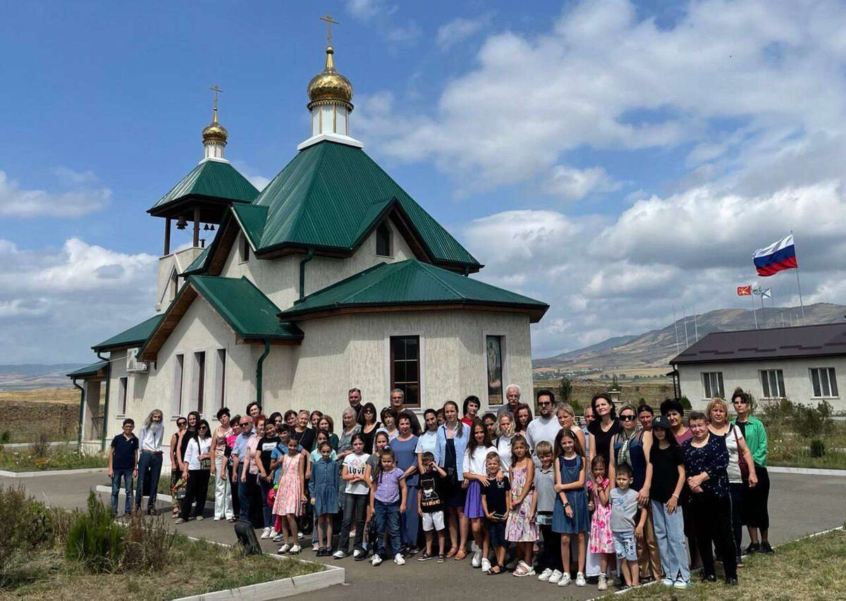 Общество русско арцахской. Священник в Карабахе.