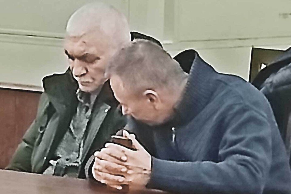    Судья Юрий Захарчевский (слева), сбив человека насмерть, оставался на свободе и продолжал судить. Владимир ВОРСОБИН
