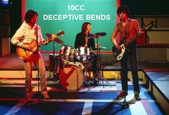 Таким составом в 1977 году группа 10СС записывала альбом "Deceptive Bends" - слева Эрик Стюарт (вокал, гитары, клавишные), справа Грэхем Голдман (вокал, бас и прочие гитары), и посередке - новый барабанщик Пол Бёрджесс  
