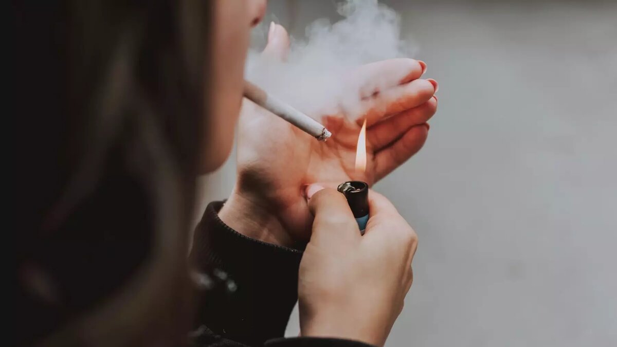     Главный внештатный специалист по медицинской профилактике минздрава края Ирина Сергеева рассказала, почему стоит бросить курить и что будет после отказа от сигарет.
