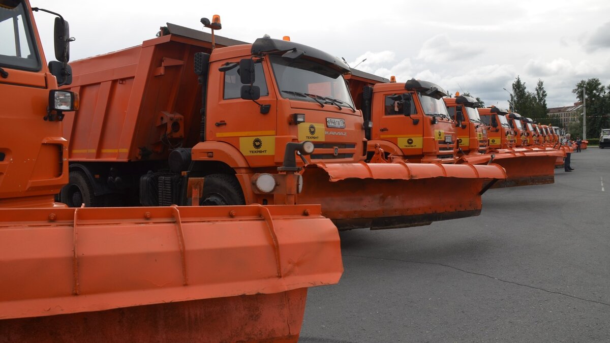     Первые проливные дожди затопили проезжую часть и вызвали частичные разрушение на дорогах в Приморье. Однако устранением проблемы уже занимаются специалисты Примавтодора. В каких направлениях лучше воздержаться от поездок — читайте в нашем материале.