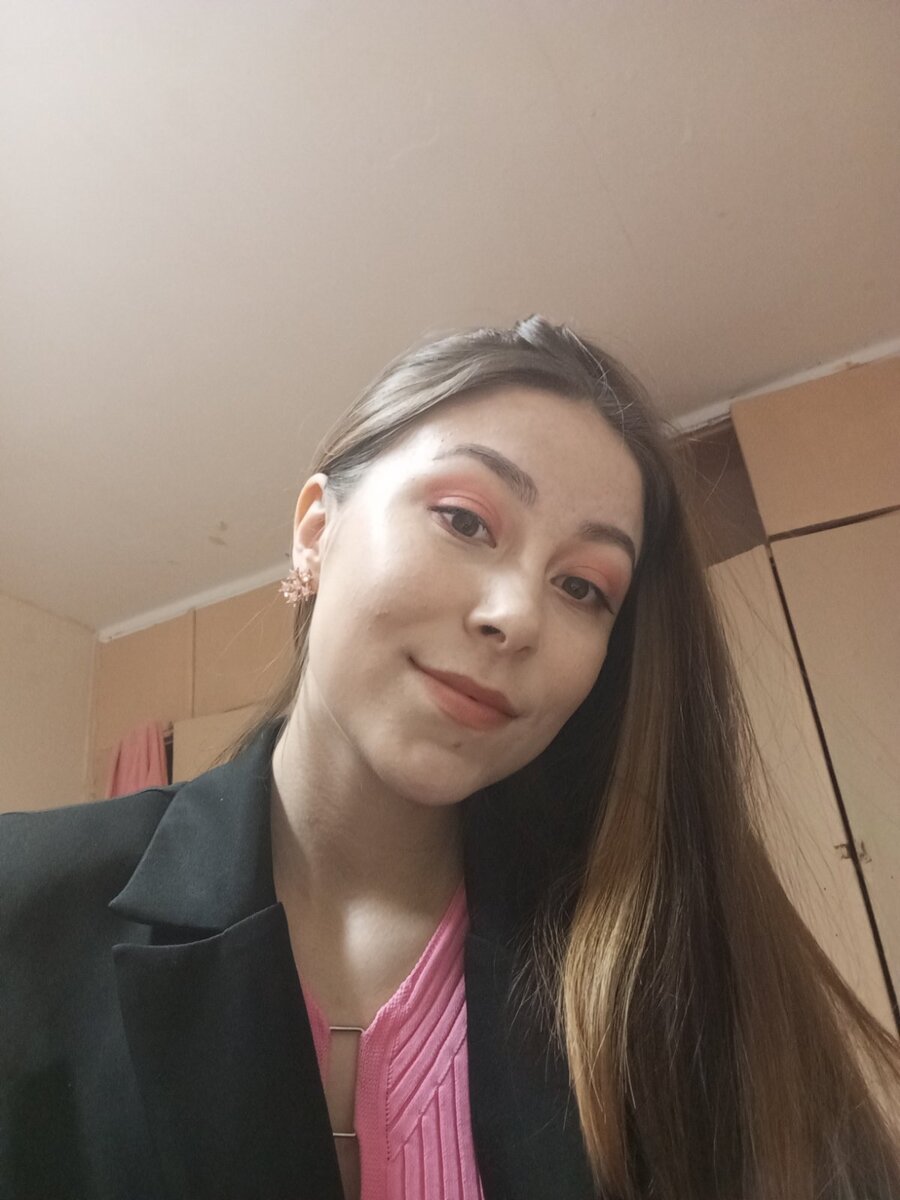 Яна в своём общежитии.. 