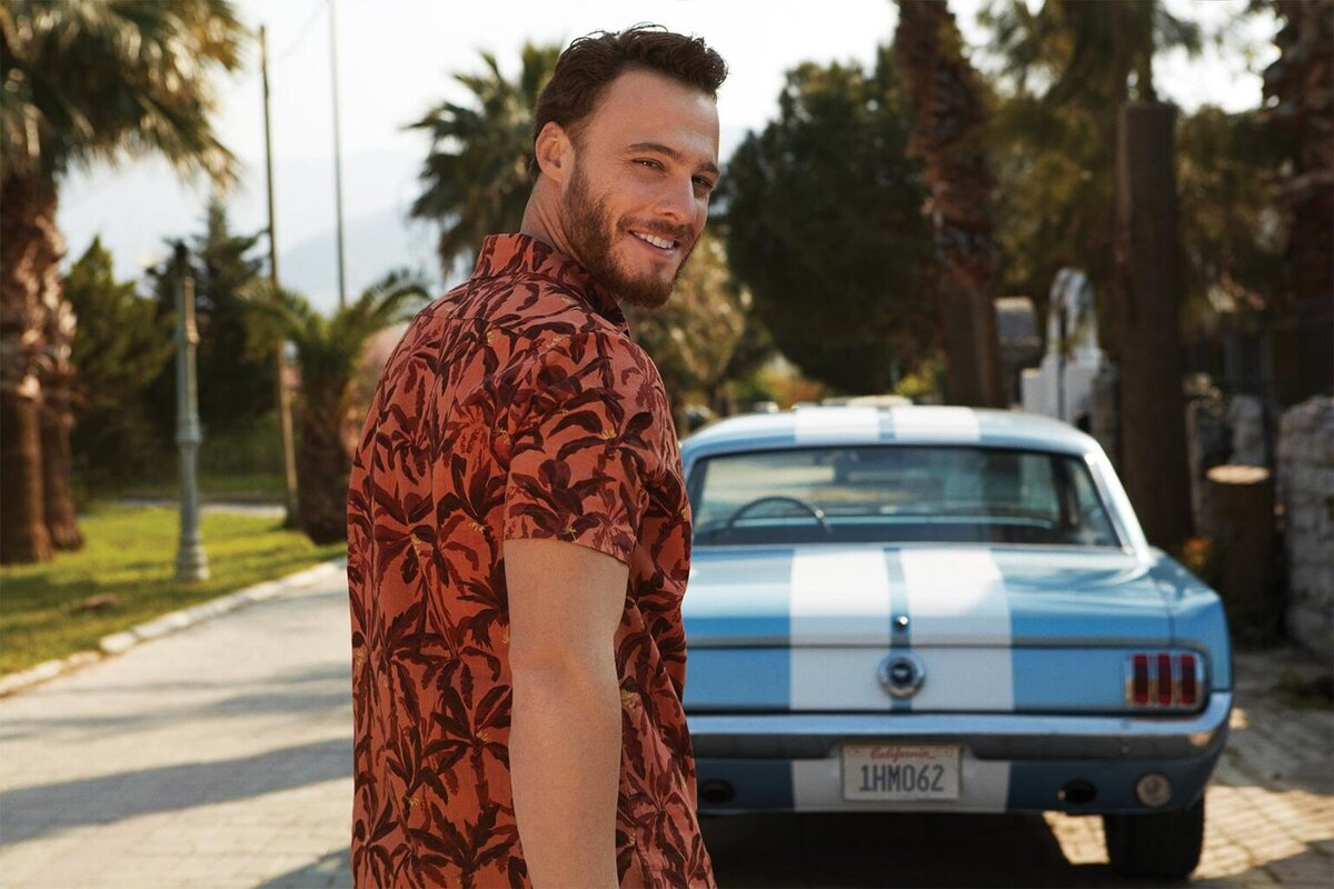    Керем Бюрсин