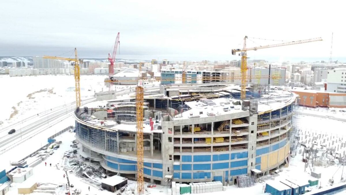 Фото: ЯСИА. Работа по возведению Арктического центра эпоса и искусств идет динамично, и уже видны контуры будущих филармонии и театра.