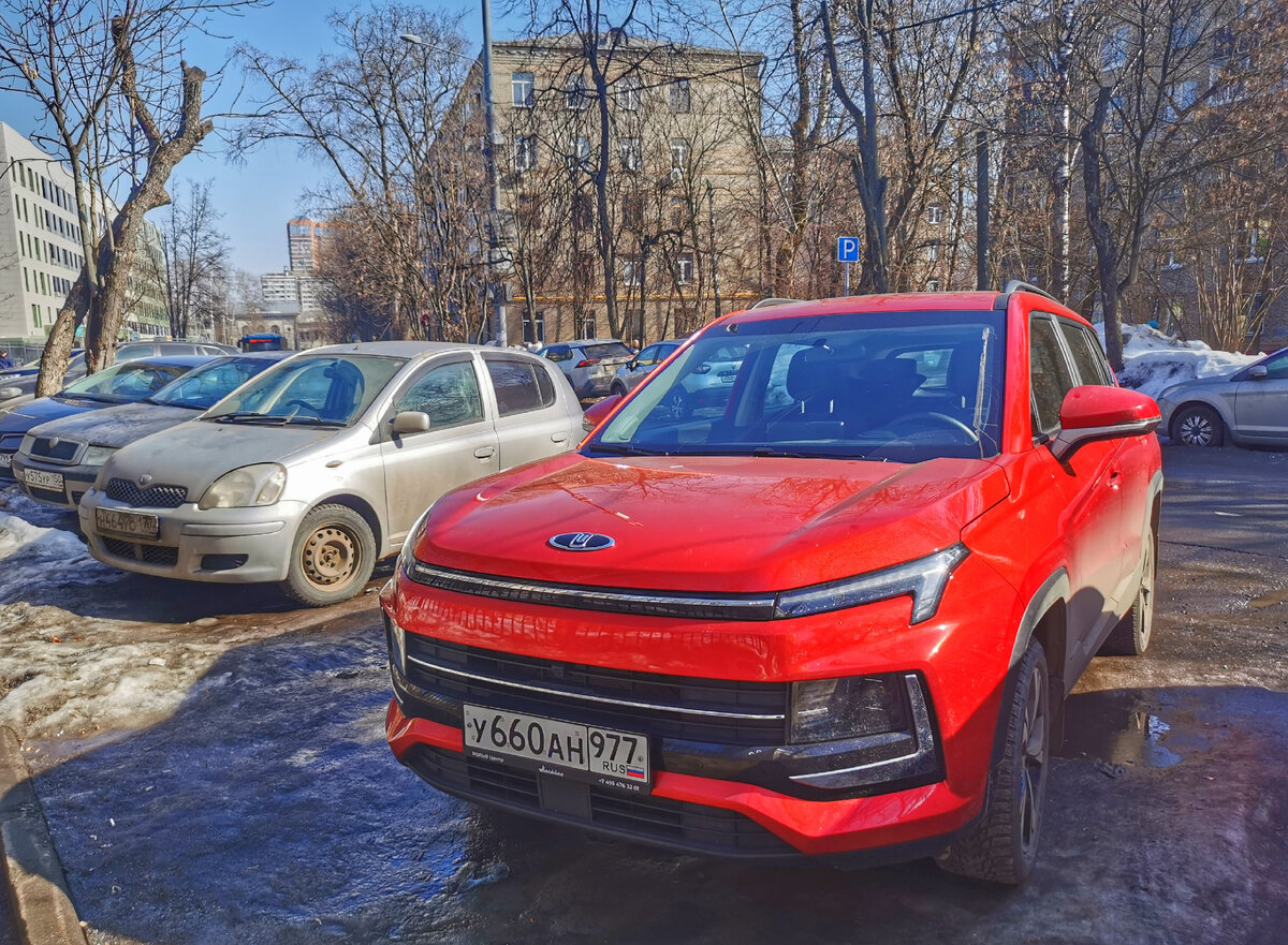 Автомобиль "Москвич 3" - наконец-таки нашёл его не в каршеринге, не в такси и не на госслужбе. 3-й Волоколамский проезд.