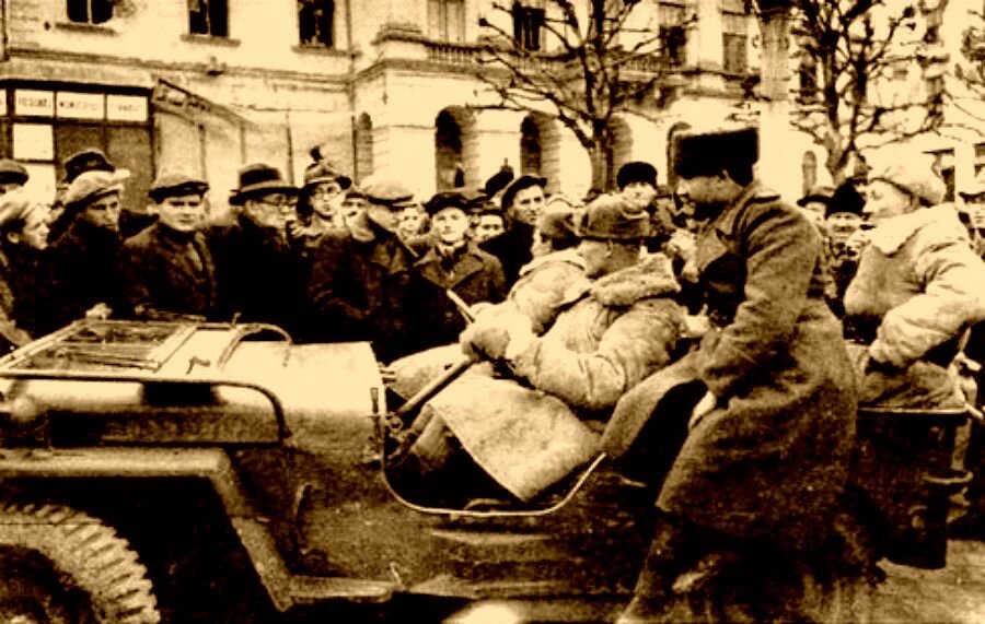 80 лет назад - 29 марта 1944 года - войска 1-го Украинского фронта освободили город Черновицы (ныне Черновцы).-2