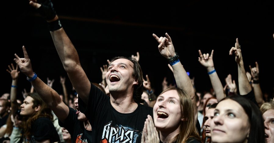 Рок концерты томск. Рок концерт фото. Рок концерты томск. Металлика питер 2015 концерт. Концерт рок группы.