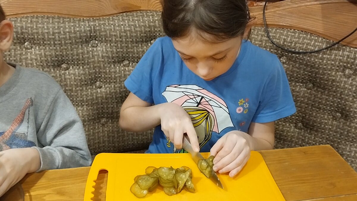 Оле 12 лет. 128см, 28кг.