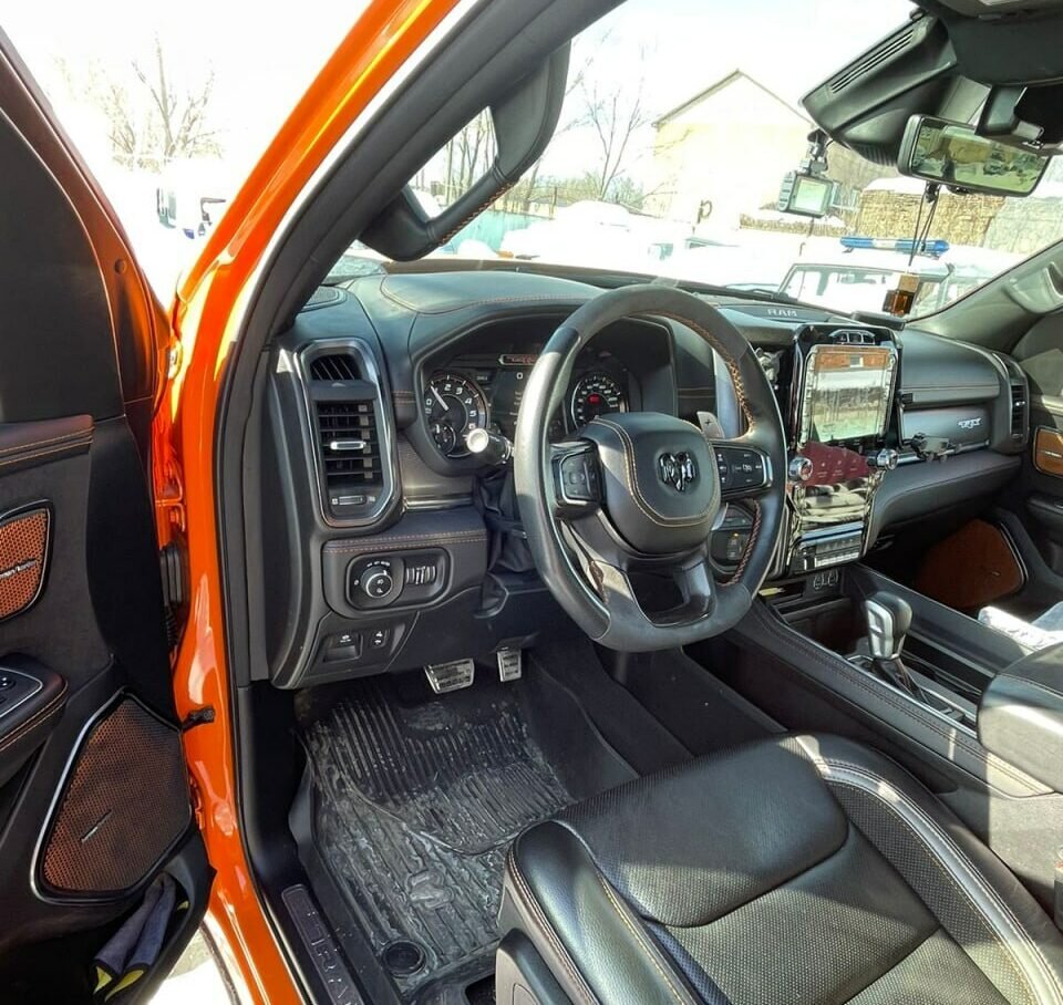    Разыскивает Интерпол. В Оренбурге арестовали джип за 13 миллионов рублей Марина Шарт