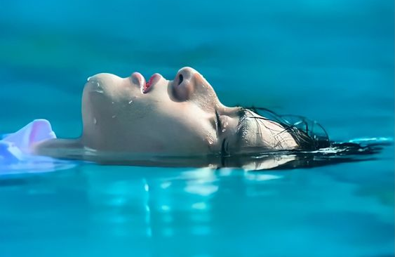 Тону в тебе