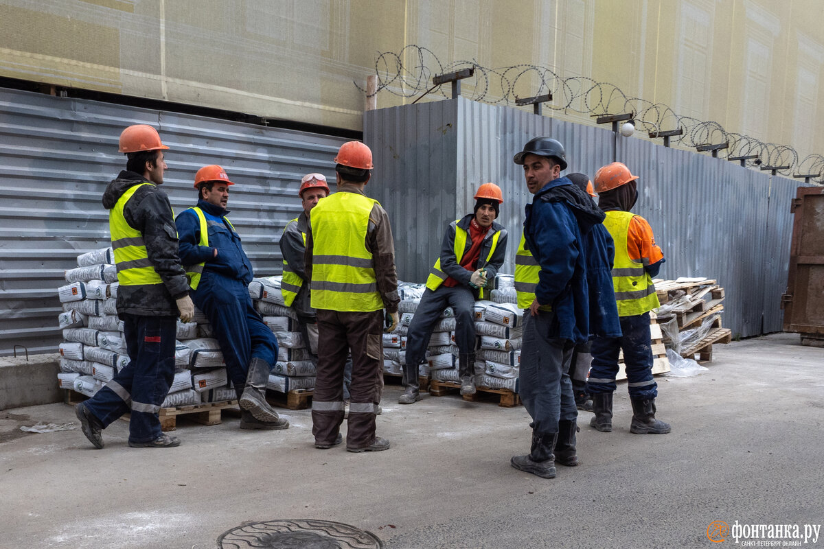 Приоритетным механизмом приема на работу трудовых мигрантов, по замыслу  законодателей, должен стать организованный целевой набор, оператором  которого станет компания «Работа в России». Читайте на 