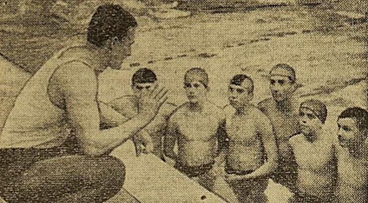 В бассейне дворца спорта «Спартак»Фото: скриншот номера газеты «Советский спорт»