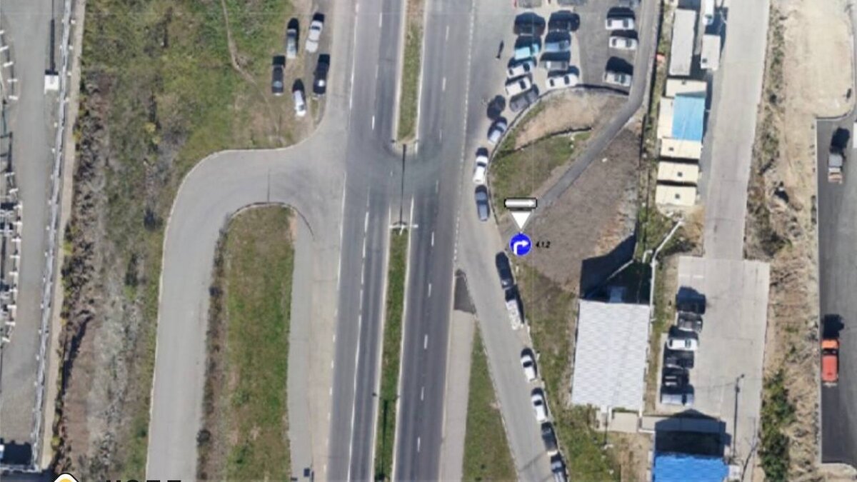     В районе пешеходного перехода у автобусной остановки «Мини-ТЭЦ Центральная» запретят поворачивать в сторону главного корпуса ДВФУ с второстепенной дороги. Это должно помочь снизить аварийность на данном участке трассы.