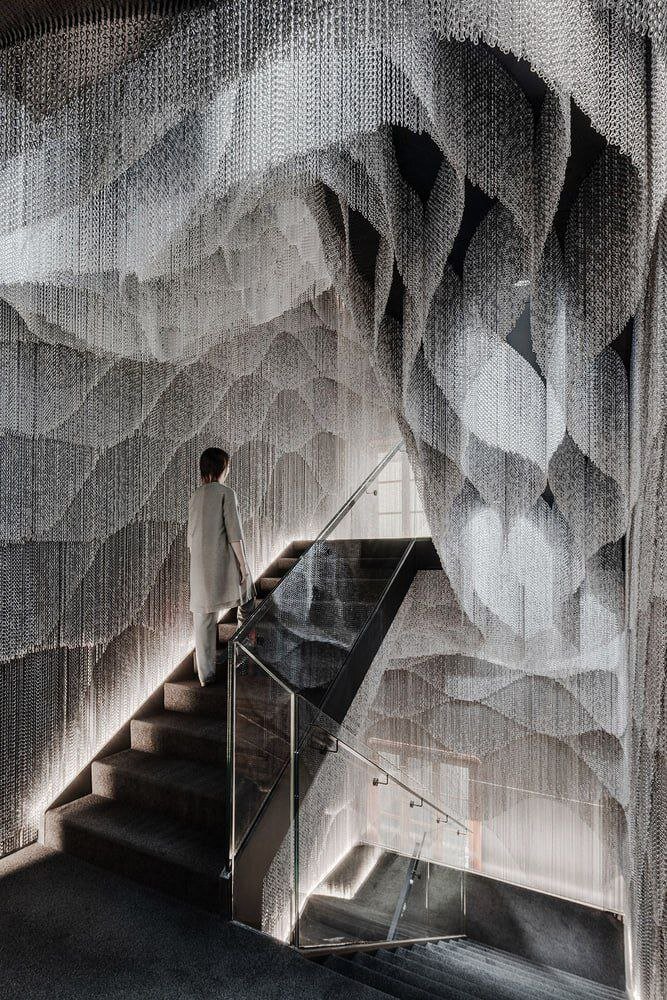 Project: Kengo Kuma & Associates. Illumination: Viabizzuno. Photography: Imagen Subliminal. Architecture: Антонио Гауди  