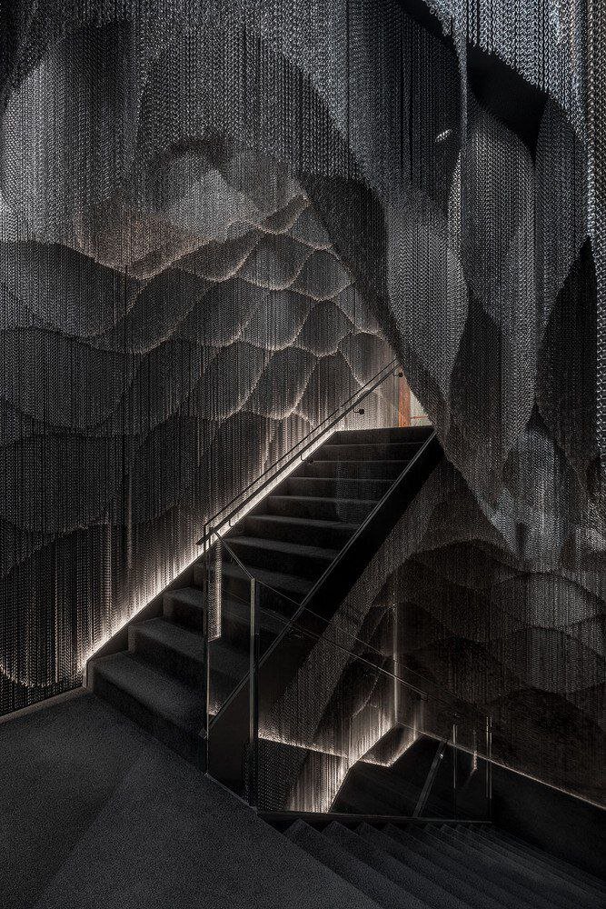 Project: Kengo Kuma & Associates. Illumination: Viabizzuno. Photography: Imagen Subliminal. Architecture: Антонио Гауди  