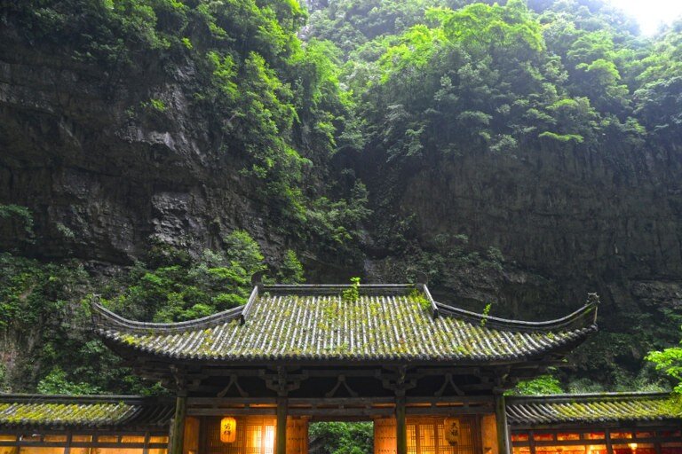 Когда гонец пришёл за Лу Цзундао, тот находился в таверне и развлекал гостей. (Shutterstock)