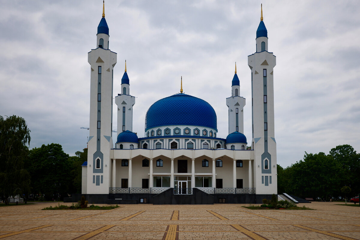 Соборная мечеть днем.