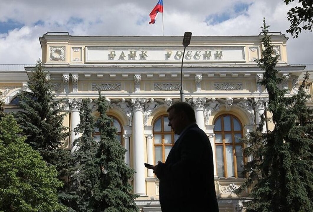    ЦБ продлил до 30 сентября ограничения на перевод средств за рубеж
