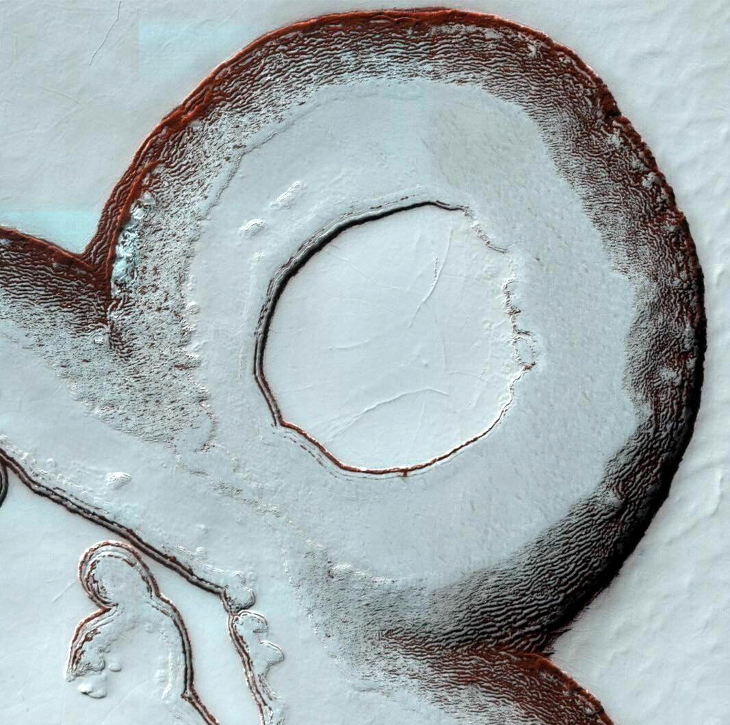 Снежный округлый кратер / Mars Reconnaissance Orbiter 