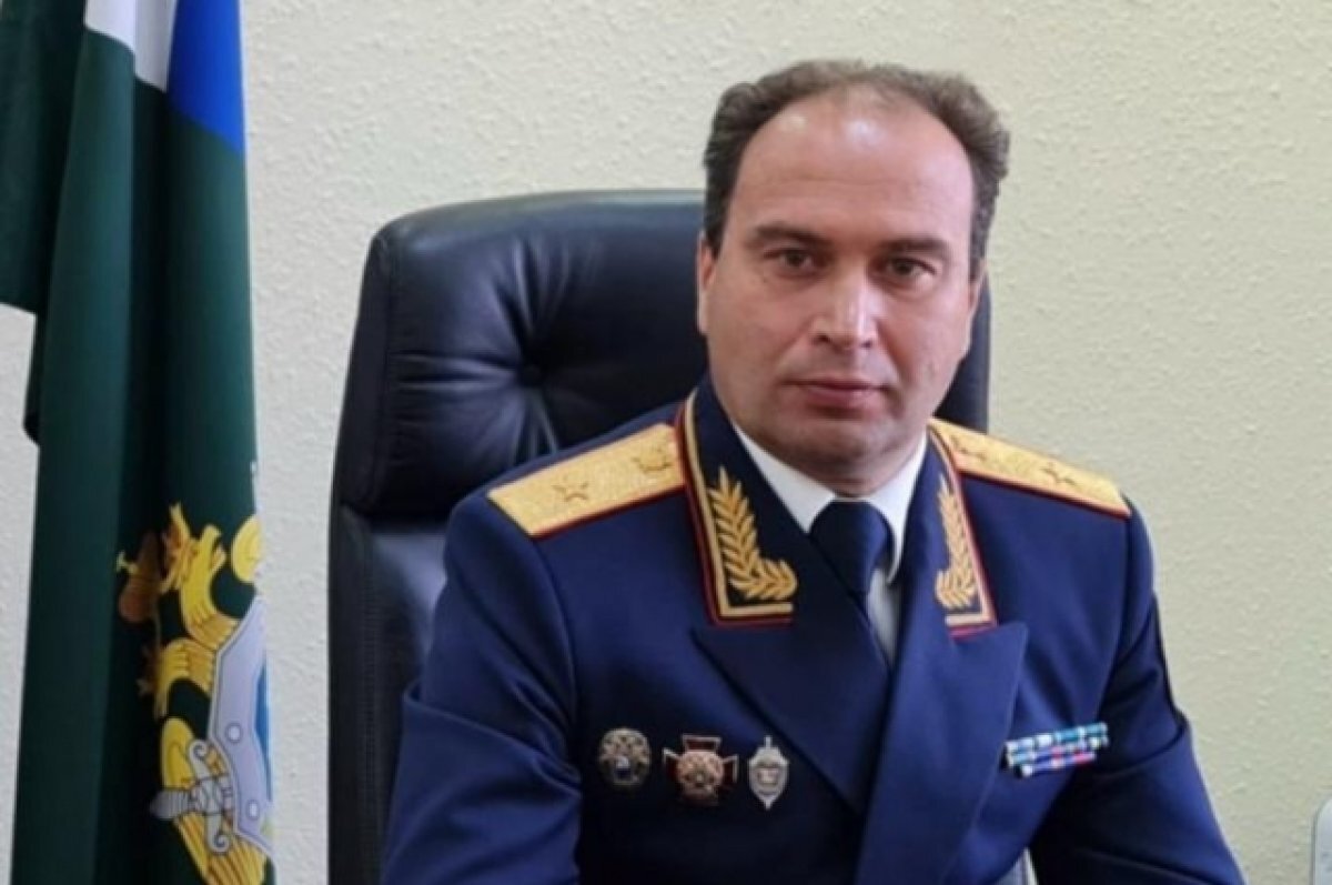    К нам приехал генерал.