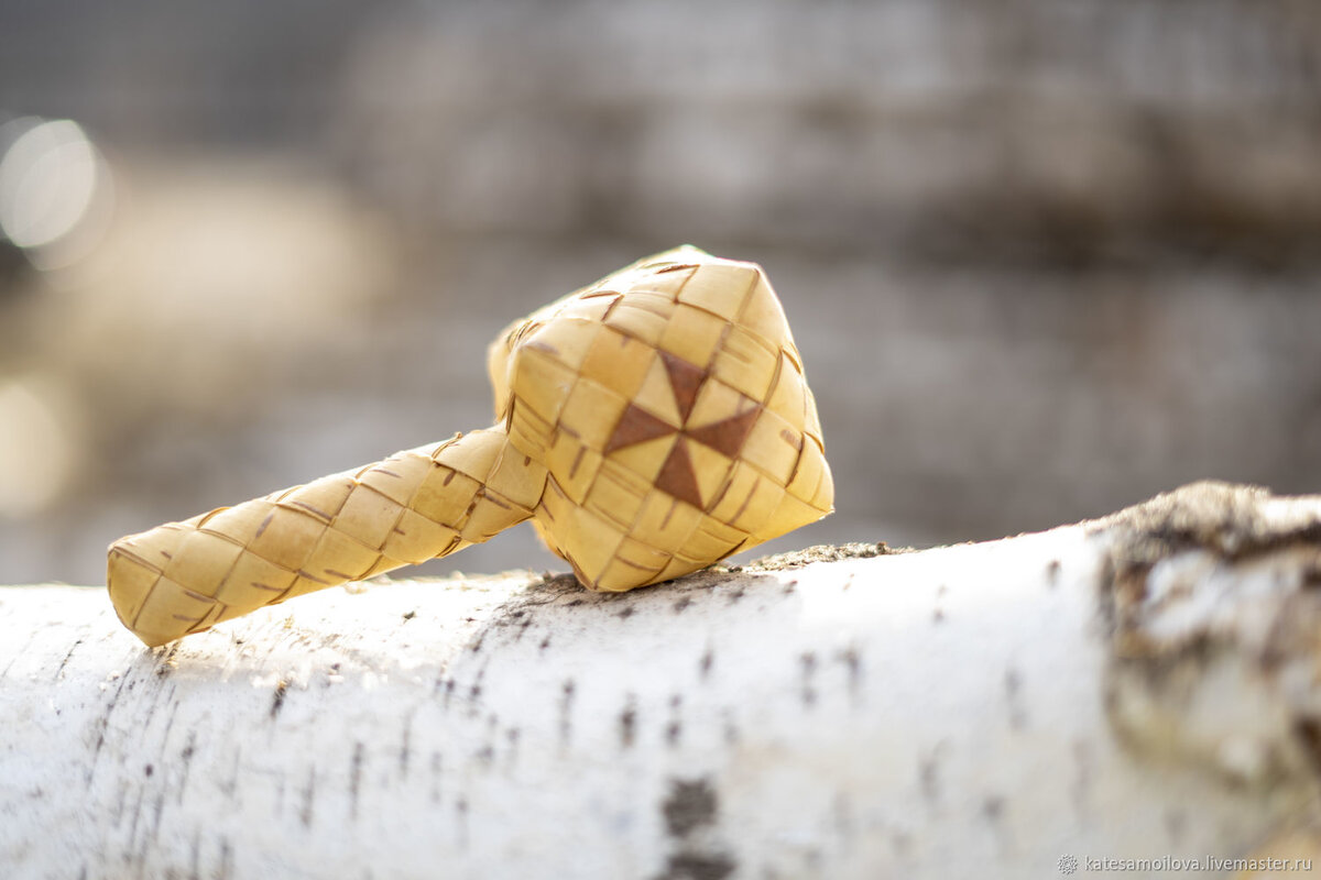 Шаркунок, сделанный из бересты