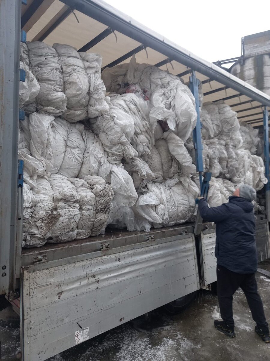 Приемка прессованной молочной пвд из-под изоляционных материалов