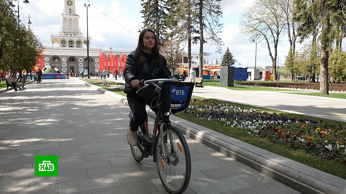   В Москве начался сезон проката электросамокатов и велосипедов