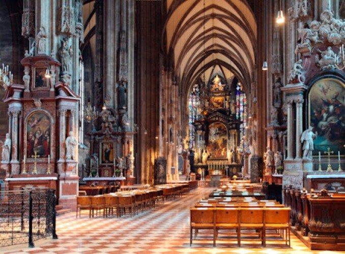 Церковь внутри.