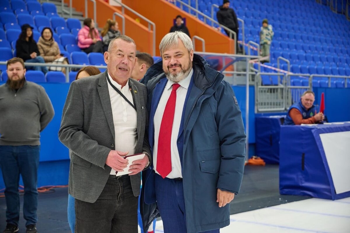 Евгений Петрович Выборов получил награду в честь 100-летия иркутского спорта