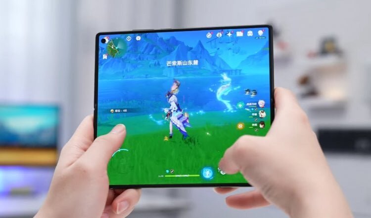    У каждого экрана vivo X Fold 3 есть по фронтальной камере. Фото: 小白测评