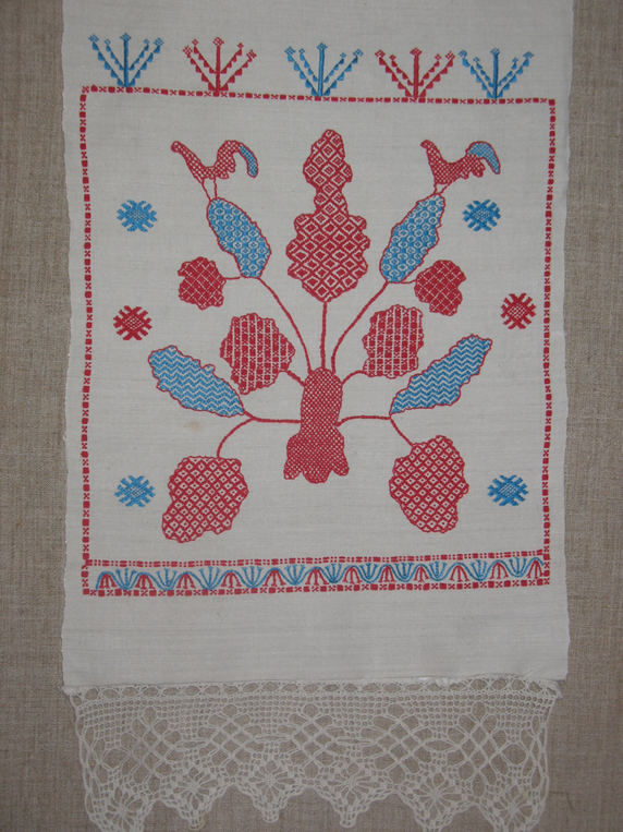 Авторская копия подлинника (канон), вышитая учениками педагога, Народного мастера Орловской области З.В. Воропаевой.