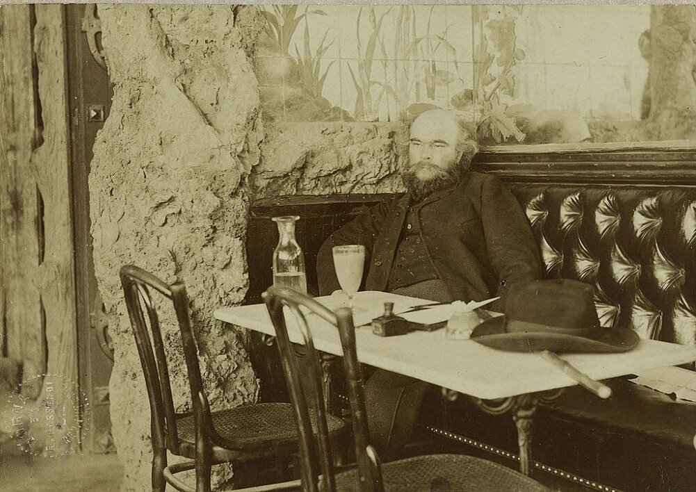 Поль Верлен в кафе «Франциск Первый», 1892 год. Фотограф: М. Дорнак 