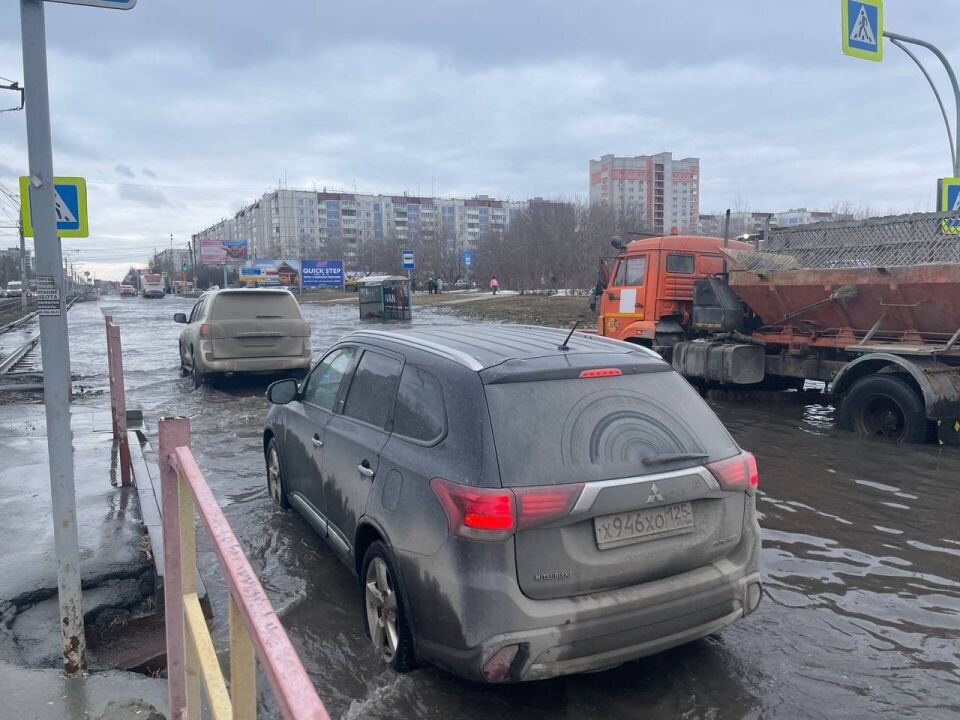    Подтопление талыми водами улицы Попова. 29 марта 2024 года. Источник: Виталий Барабаш