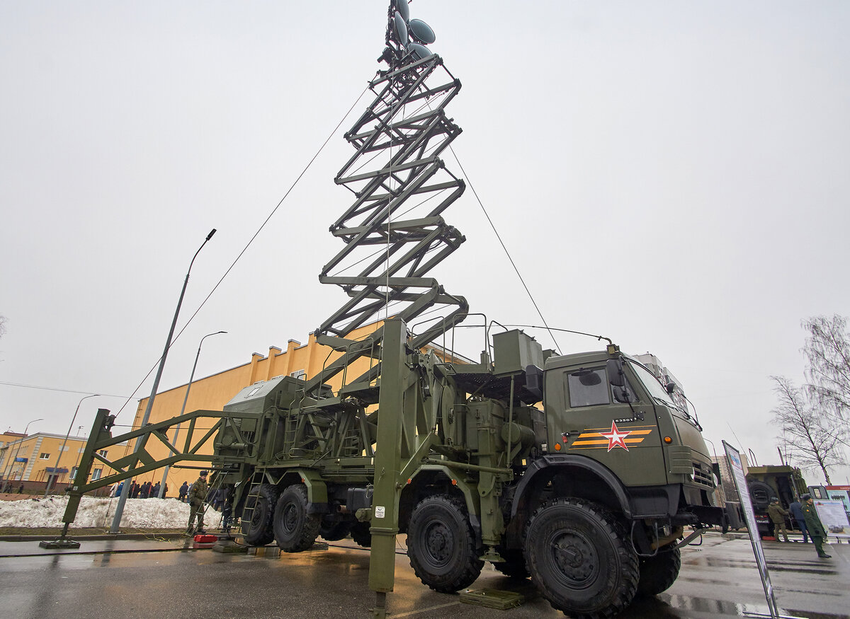 Гостям показали современную технику связи