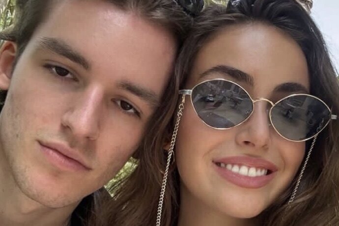 Сын олигарха влюбился в простую девушку. Анекдот. Влюбился сын олигарха в якутку. Влюбился образованный стройный белокурый. Сын олигарха влюбился в простую девушку.