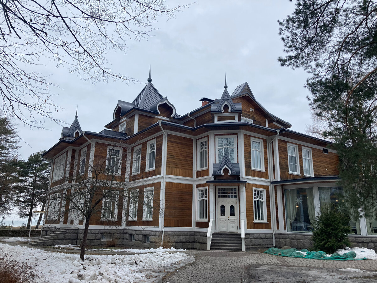 Дача Шелепина, здесь проходят завтрака по системе "шведский стол"