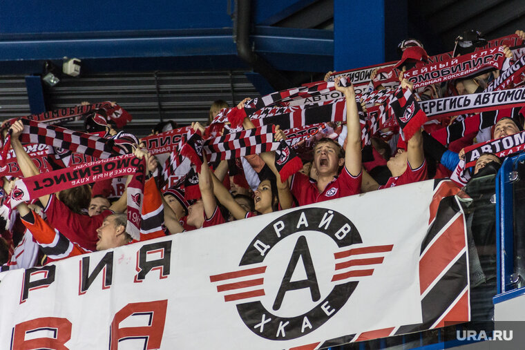    Болельщикам рекомендуют внимательно присматриваться в продавцам билетов