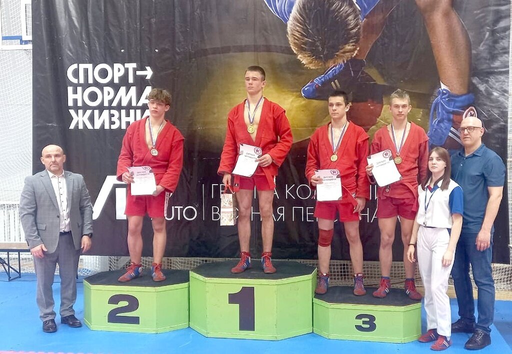 Тверские самбисты завоевали семь медалей на первенстве ЦФО