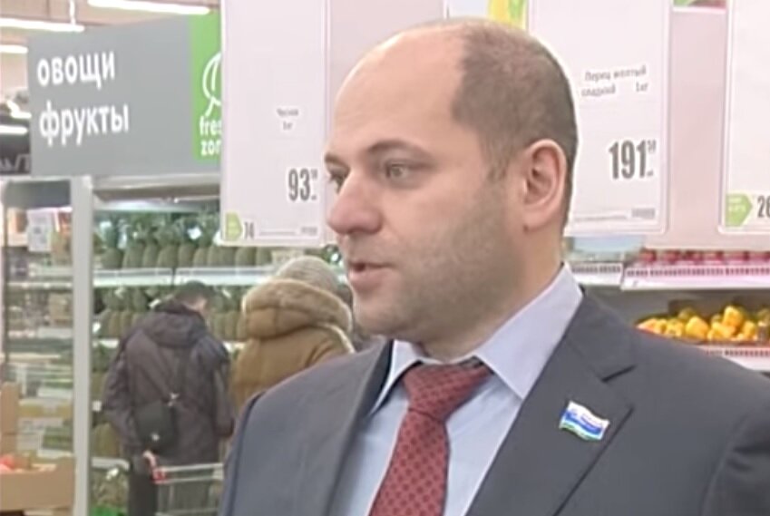 Илья Гаффнер прославился не полезными законопроектами, а фразой о том, что надо меньше есть, если не хватает денег. Фото: соцсети.