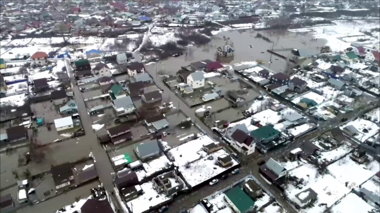    Берды в воде. МЧС показало видео подтопленных улиц Оренбурга с высоты птичьего полета Белов Михаил Александрович