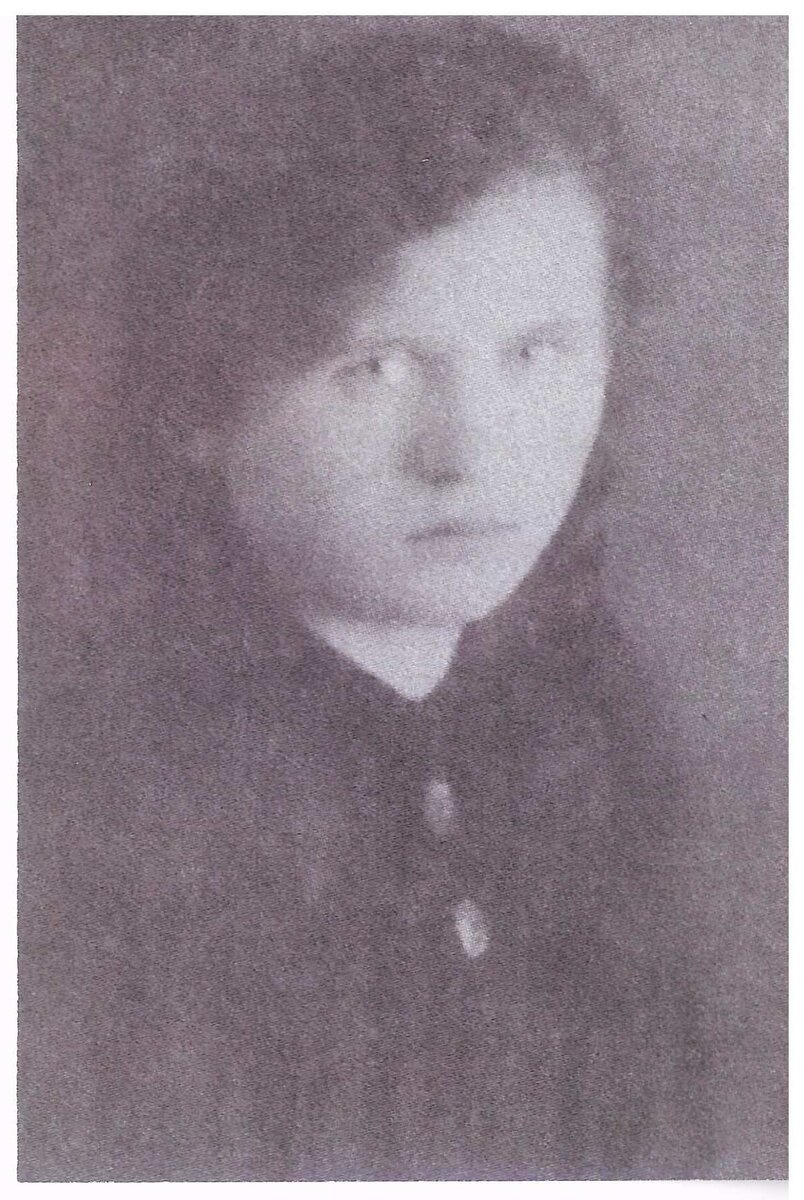 Маша Белова (Мария Яковлевна Смирнова). Около 1940. Из архива Смирновых.